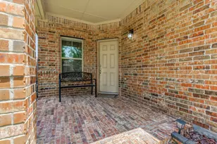 461 Creek Terrace Dr, Saginaw, TX 76131 - Photo 3