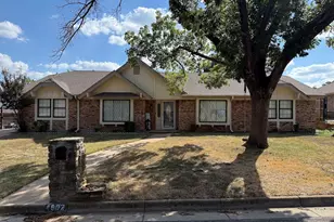 4602 Weyhill Dr, Arlington, TX 76013 - Photo 1