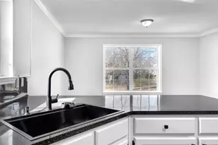 103 Lyle St, Gladewater, TX 75647 - Photo 9