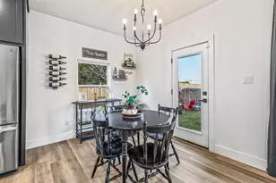 916 Devils River Dr, Granbury, TX 76048 - Photo 13