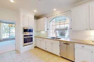 2725 Green Oak Ct, Highland Village, TX 75077 - Photo 11