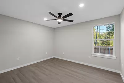 1105 N 11th Street, Waco, TX 76707 - Photo 13