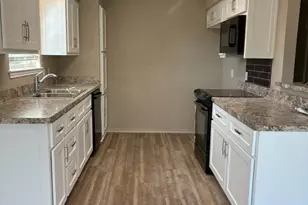 2510 Cedarcrest Ct, Granbury, TX 76048 - Photo 9