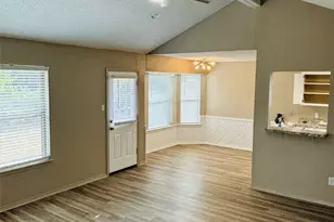 2510 Cedarcrest Ct, Granbury, TX 76048 - Photo 5