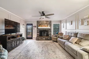 717 Hidden Lake Dr, Powderly, TX 75473 - Photo 3