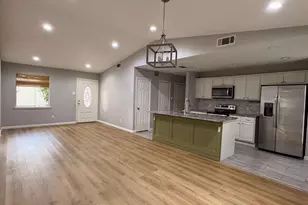 1400 Meadowcrest Dr, Plano, TX 75075 - Photo 3