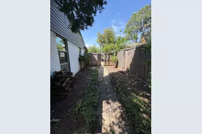 1400 Meadowcrest Drive, Plano, TX 75075 - Photo 13