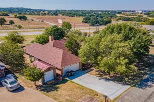 3903 Frisco Cir, Granbury, TX 76048 - Photo 7