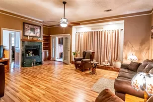 3903 Frisco Cir, Granbury, TX 76048 - Photo 19