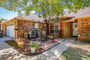 3903 Frisco Cir, Granbury, TX 76048 - Photo 3