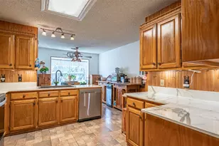 3903 Frisco Cir, Granbury, TX 76048 - Photo 21