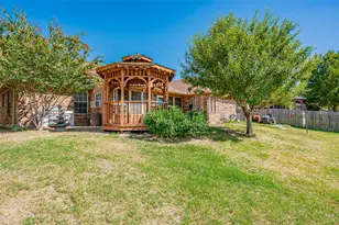 3903 Frisco Cir, Granbury, TX 76048 - Photo 9