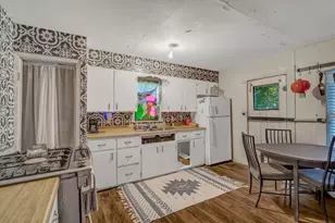 209 S Britton St, Tom Bean, TX 75489 - Photo 11