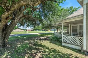 209 S Britton St, Tom Bean, TX 75489 - Photo 5