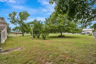 209 S Britton St, Tom Bean, TX 75489 - Photo 21