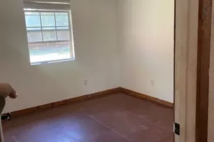 208 N Stadium Dr, Alvord, TX 76225 - Photo 5