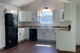 208 N Stadium Dr, Alvord, TX 76225 - Photo 11