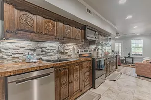 1011 Pawnee Trail, Granbury, TX 76048 - Photo 11