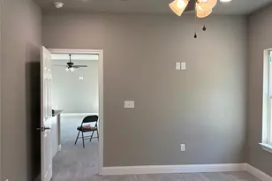 411 Hamilton Rd, Mineral Wells, TX 76067 - Photo 9