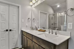 424 Molly Ln, Keene, TX 76059 - Photo 19