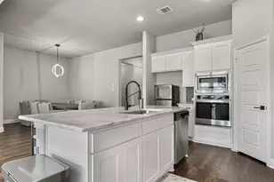 424 Molly Ln, Keene, TX 76059 - Photo 7