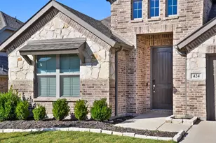 424 Molly Ln, Keene, TX 76059 - Photo 3