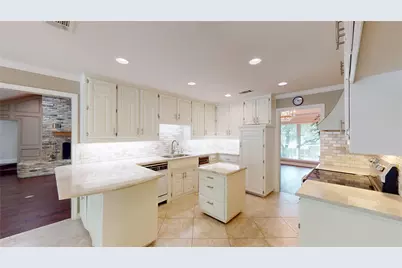 5715 Trail Lake Drive, Arlington, TX 76016 - Photo 13