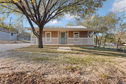 702 Sam Houston, Glen Rose, TX 76043 - Photo 1