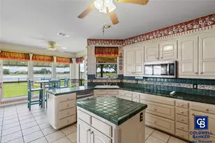 1221 Park, Cleburne, TX 76033 - Photo 9