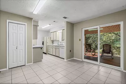 2812 Sky Harbour Drive, Granbury, TX 76049 - Photo 9