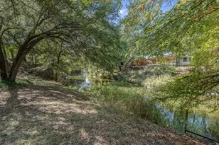 2812 Sky Harbour Dr, Granbury, TX 76049 - Photo 5