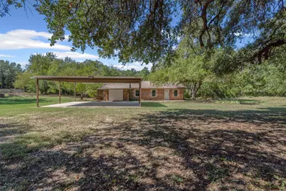 2812 Sky Harbour Drive, Granbury, TX 76049 - Photo 15