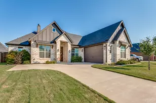 112 Steves Way, Waxahachie, TX 75165 - Photo 1