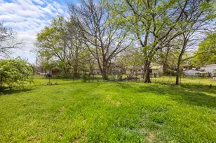 911 W 8th St, Bonham, TX 75418 - Photo 13