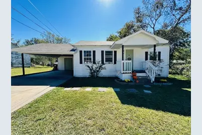 911 W 8th Street, Bonham, TX 75418 - Photo 1