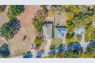 716 E Moore Street, Granbury, TX 76048 - Photo 35