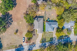 716 E Moore St, Granbury, TX 76048 - Photo 35