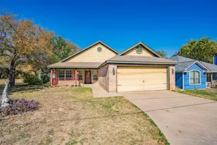 716 E Moore St, Granbury, TX 76048 - Photo 1