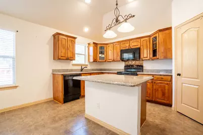 716 E Moore Street, Granbury, TX 76048 - Photo 11