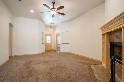 716 E Moore Street, Granbury, TX 76048 - Photo 7