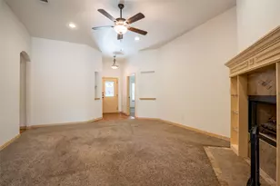 716 E Moore St, Granbury, TX 76048 - Photo 7