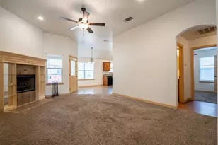 716 E Moore St, Granbury, TX 76048 - Photo 5