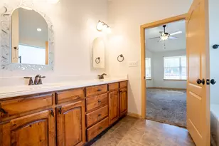 716 E Moore St, Granbury, TX 76048 - Photo 17