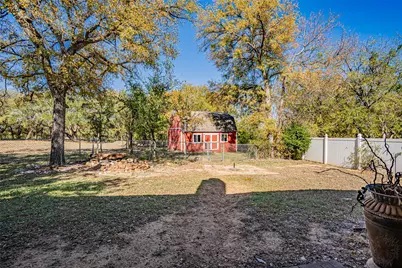 716 E Moore Street, Granbury, TX 76048 - Photo 31
