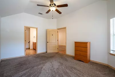 716 E Moore Street, Granbury, TX 76048 - Photo 15