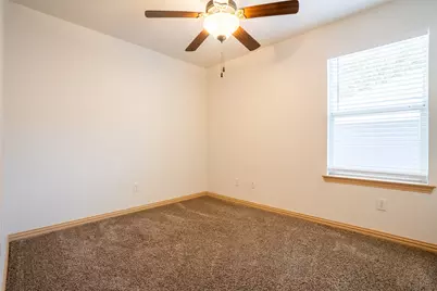 716 E Moore Street, Granbury, TX 76048 - Photo 19