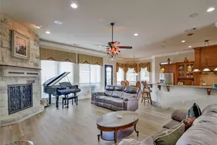 2705 Harborside Dr, Granbury, TX 76048 - Photo 9