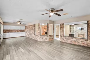 108 Silverleaf Dr, Fort Worth, TX 76112 - Photo 17