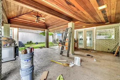 12401 Pleasant Valley Drive, Dallas, TX 75243 - Photo 37