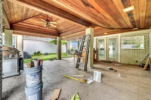 12401 Pleasant Valley Dr, Dallas, TX 75243 - Photo 37